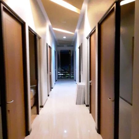 Phoenix Guest House Surabaya Dış mekan fotoğraf