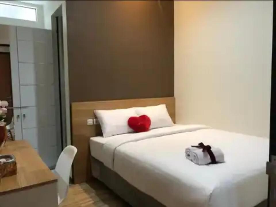 Phoenix Guest House Surabaya Dış mekan fotoğraf