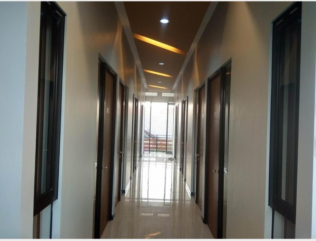 Phoenix Guest House Surabaya Dış mekan fotoğraf